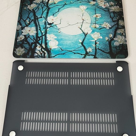 MacBook Air 13.3 Inches Laptop Hard Shell Cover - Picture 2 of 5